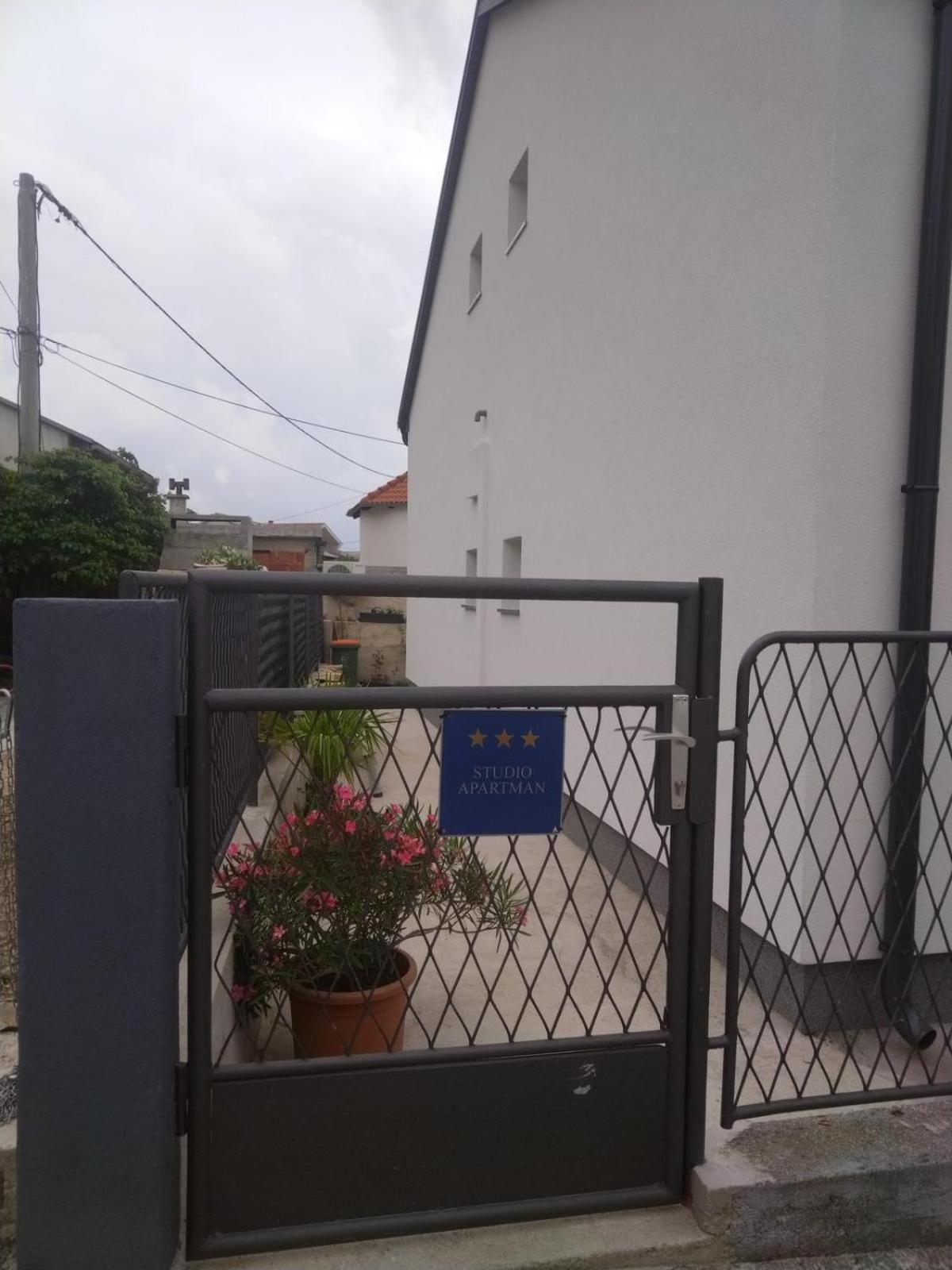 Sunshine Apartments 卡尔卢巴格 外观 照片
